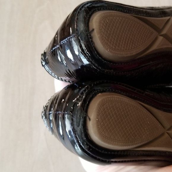 EUC Elie Tahari Black Patent Ballet Flats Size 6 - Picture 6 of 9